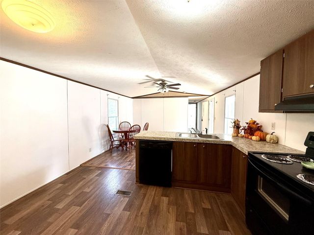 649 Ponderosa Drive, Onalaska, TX 77360