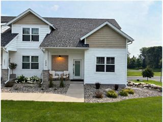 2651 New Century Boulevard S, Maplewood, MN 55119