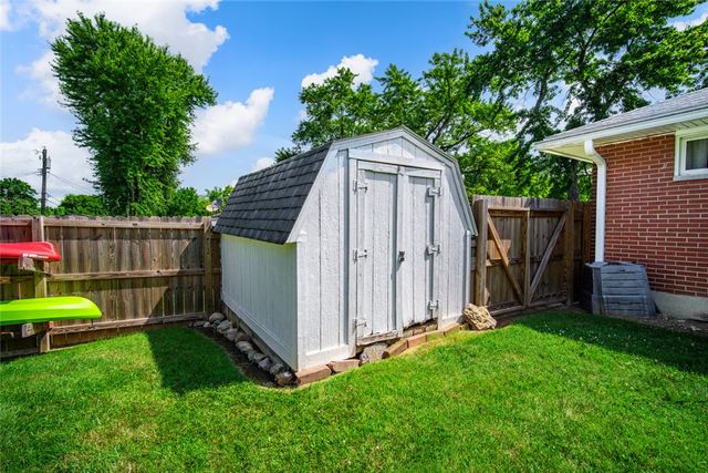 423 Genetta Drive, Miamisburg, OH 45342