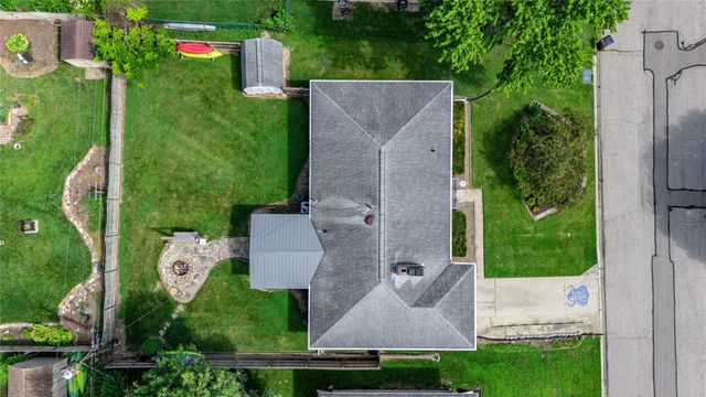 423 Genetta Drive, Miamisburg, OH 45342