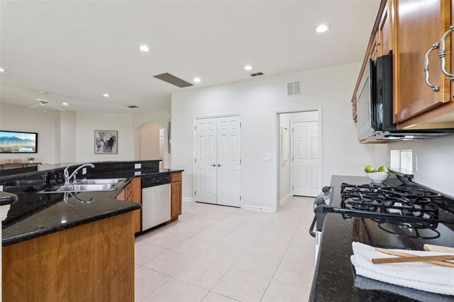 110 OVERTON GARDENS LANE, Deland, FL 32724