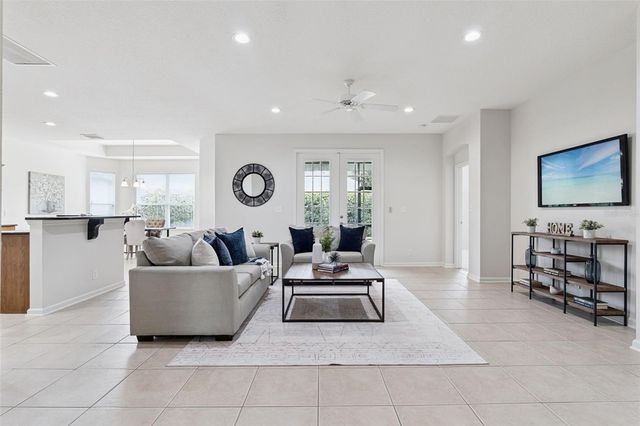 110 OVERTON GARDENS LANE, Deland, FL 32724