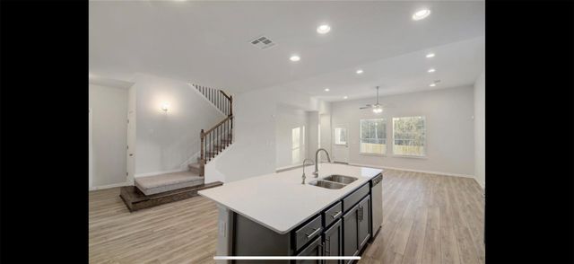 100 Petersburg ST, Leander, TX 78641