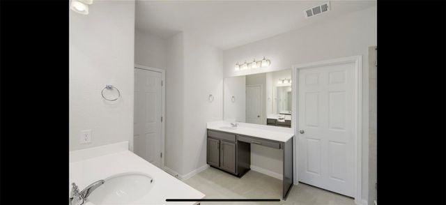 100 Petersburg ST, Leander, TX 78641