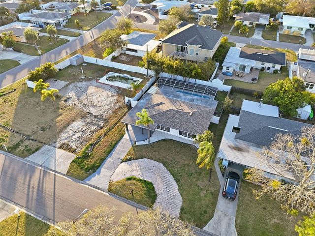 2470 DEL RIO WAY, Dunedin, FL 34698