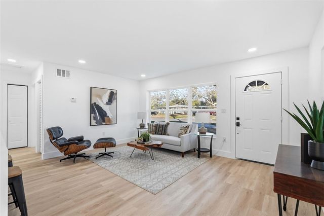 2470 DEL RIO WAY, Dunedin, FL 34698