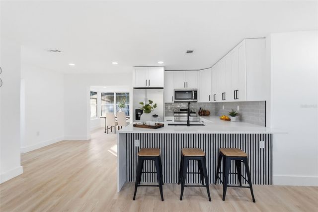 2470 DEL RIO WAY, Dunedin, FL 34698