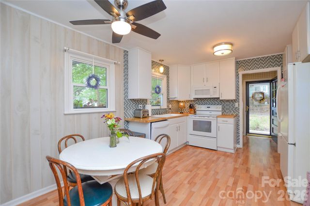 1059 Woodlake Lane, Tega Cay, SC 29708