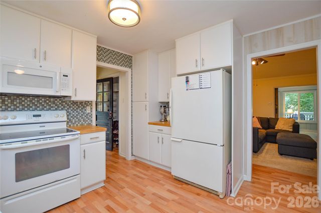 1059 Woodlake Lane, Tega Cay, SC 29708