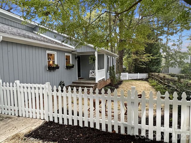 1059 Woodlake Lane, Tega Cay, SC 29708