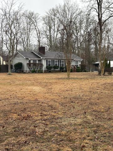 359 Timberline Dr, Smithville, TN 37166