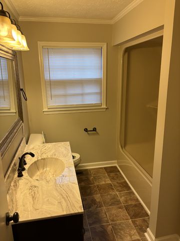 359 Timberline Dr, Smithville, TN 37166