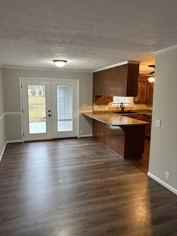 359 Timberline Dr, Smithville, TN 37166