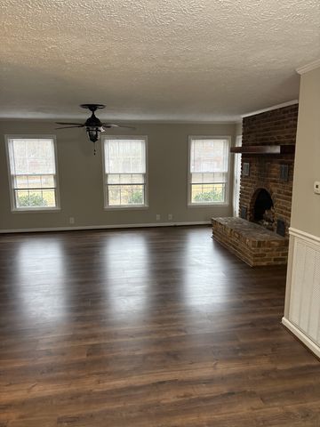 359 Timberline Dr, Smithville, TN 37166