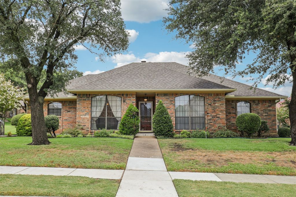1411 Elizabeth Drive, Carrollton, TX 75007