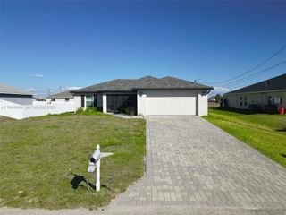 2507 NW 8th Place, Cape Coral, FL 33993