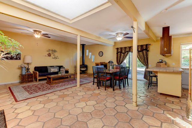 8745 Ski Ct, Elk Grove, CA 95624