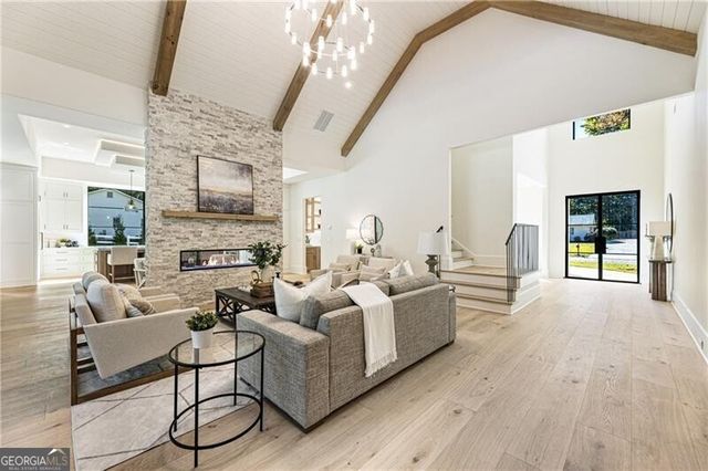 141 North Trace, Alpharetta, GA 30009