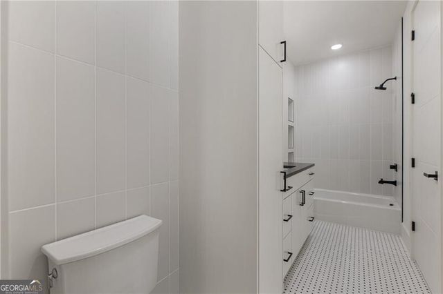 141 North Trace, Alpharetta, GA 30009