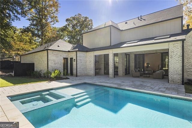 141 North Trace, Alpharetta, GA 30009
