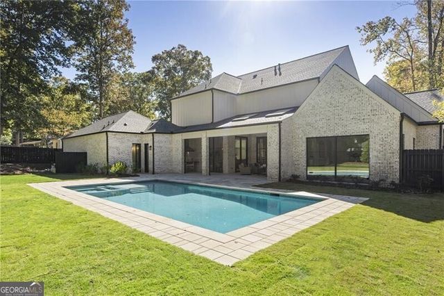 141 North Trace, Alpharetta, GA 30009