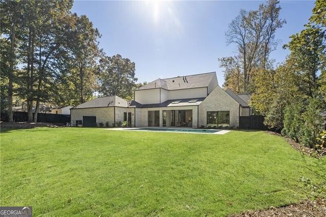 141 North Trace, Alpharetta, GA 30009