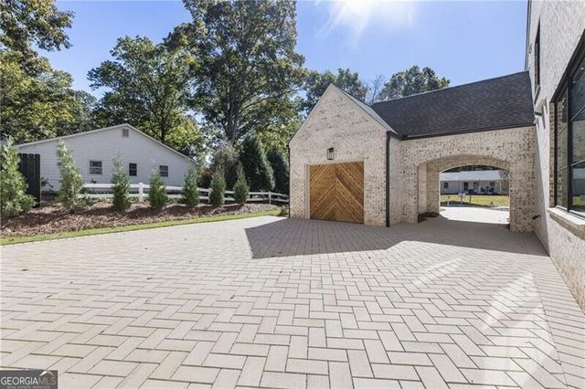 141 North Trace, Alpharetta, GA 30009