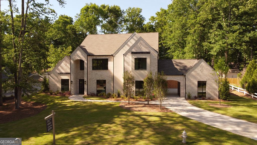 141 North Trace, Alpharetta, GA 30009
