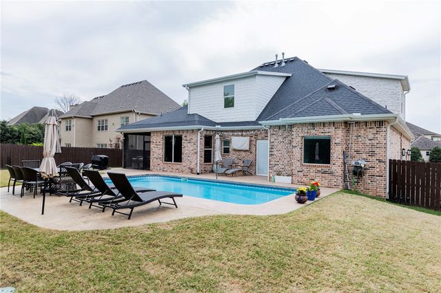 2709 S 21st Street, Rogers, AR 72758