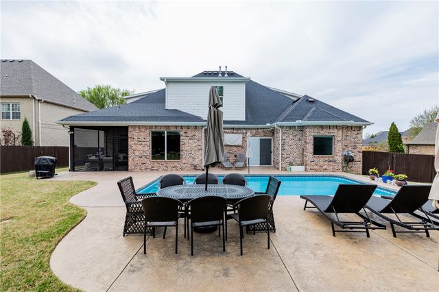 2709 S 21st Street, Rogers, AR 72758