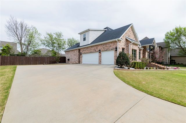 2709 S 21st Street, Rogers, AR 72758