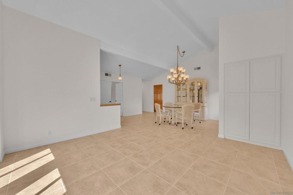 Image 10 of property listing at 17872 Azucar Way, San Diego, CA 92127