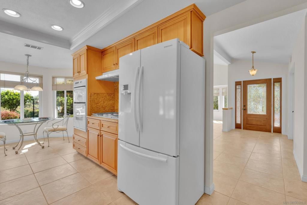 Image 12 of property listing at 17872 Azucar Way, San Diego, CA 92127