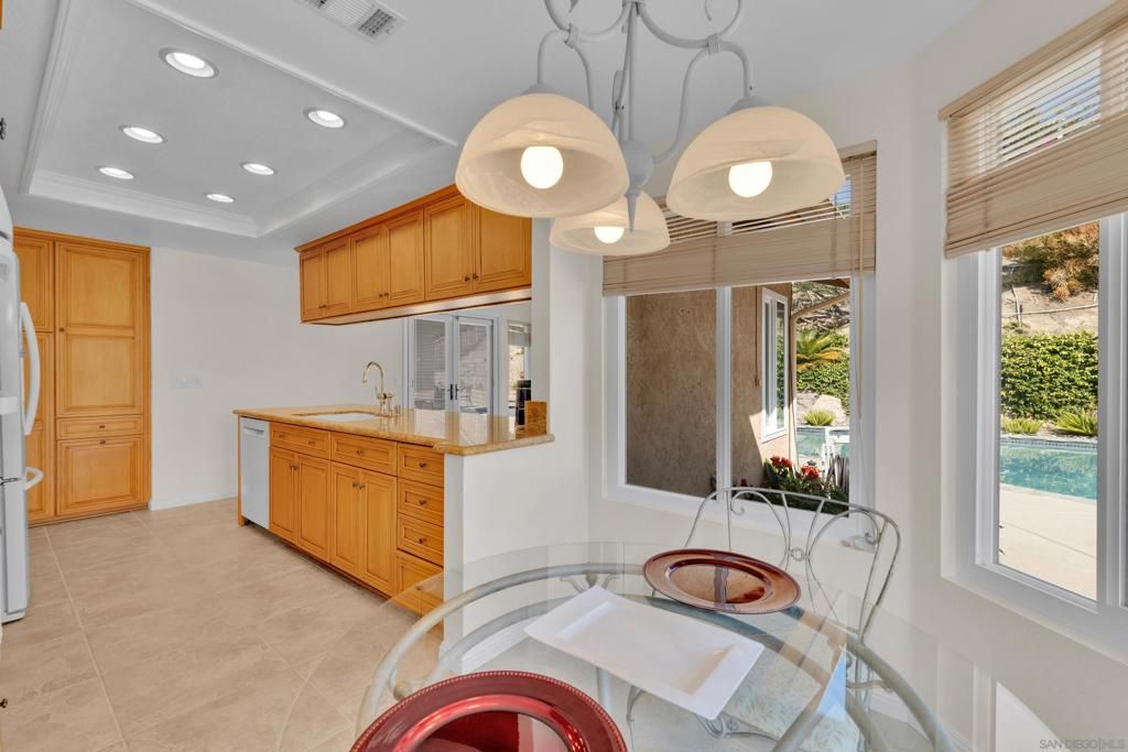 Image 15 of property listing at 17872 Azucar Way, San Diego, CA 92127