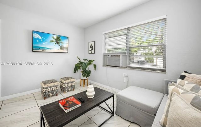 821 SW 5th St 1, Miami, FL 33130