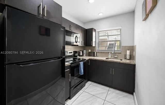 821 SW 5th St 1, Miami, FL 33130