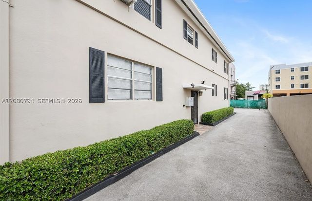 821 SW 5th St 1, Miami, FL 33130
