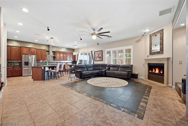 8226 Mount Logan Court, Las Vegas, NV 89131