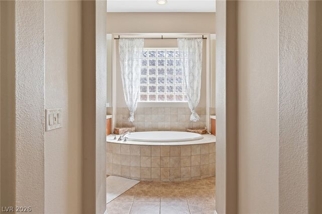 8226 Mount Logan Court, Las Vegas, NV 89131