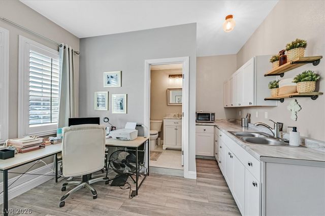 8226 Mount Logan Court, Las Vegas, NV 89131