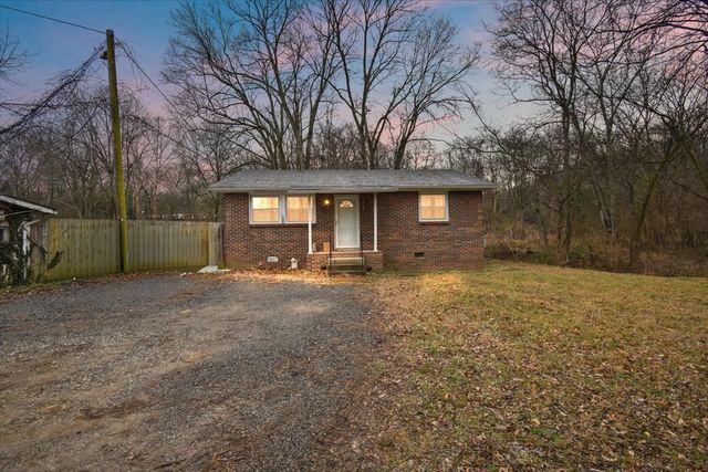 1081 Slaters Creek Rd, Goodlettsville, TN 37072