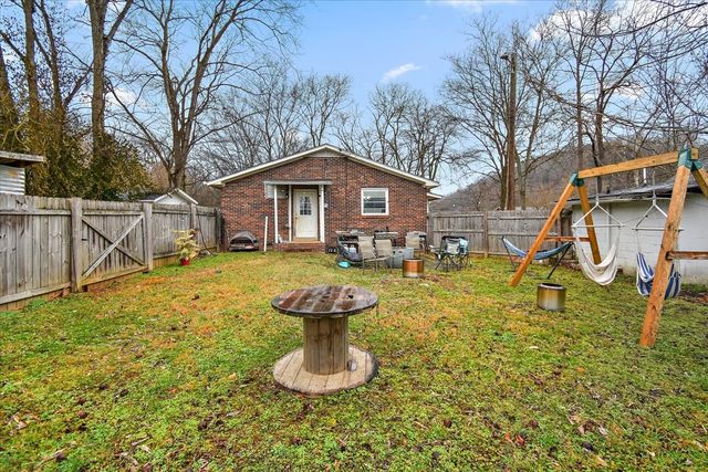 1081 Slaters Creek Rd, Goodlettsville, TN 37072