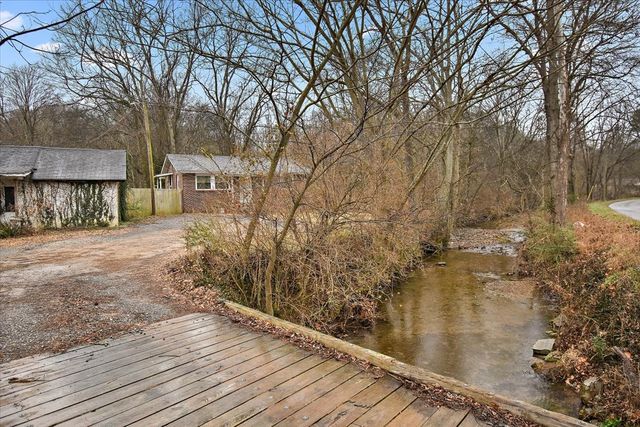 1081 Slaters Creek Rd, Goodlettsville, TN 37072