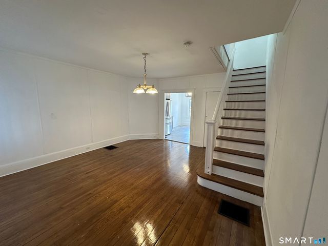 52 Oak Street, Waterbury, CT 06704