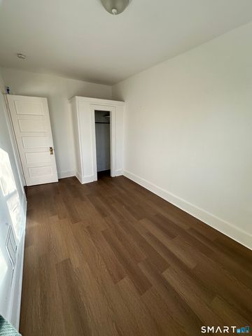 52 Oak Street, Waterbury, CT 06704