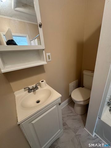 52 Oak Street, Waterbury, CT 06704