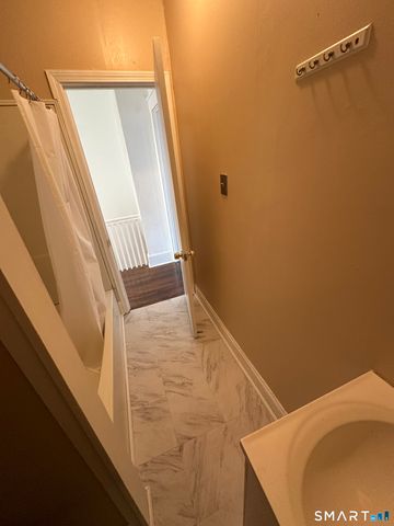 52 Oak Street, Waterbury, CT 06704