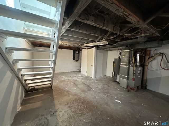 52 Oak Street, Waterbury, CT 06704