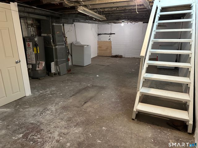 52 Oak Street, Waterbury, CT 06704