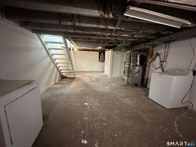 52 Oak Street, Waterbury, CT 06704